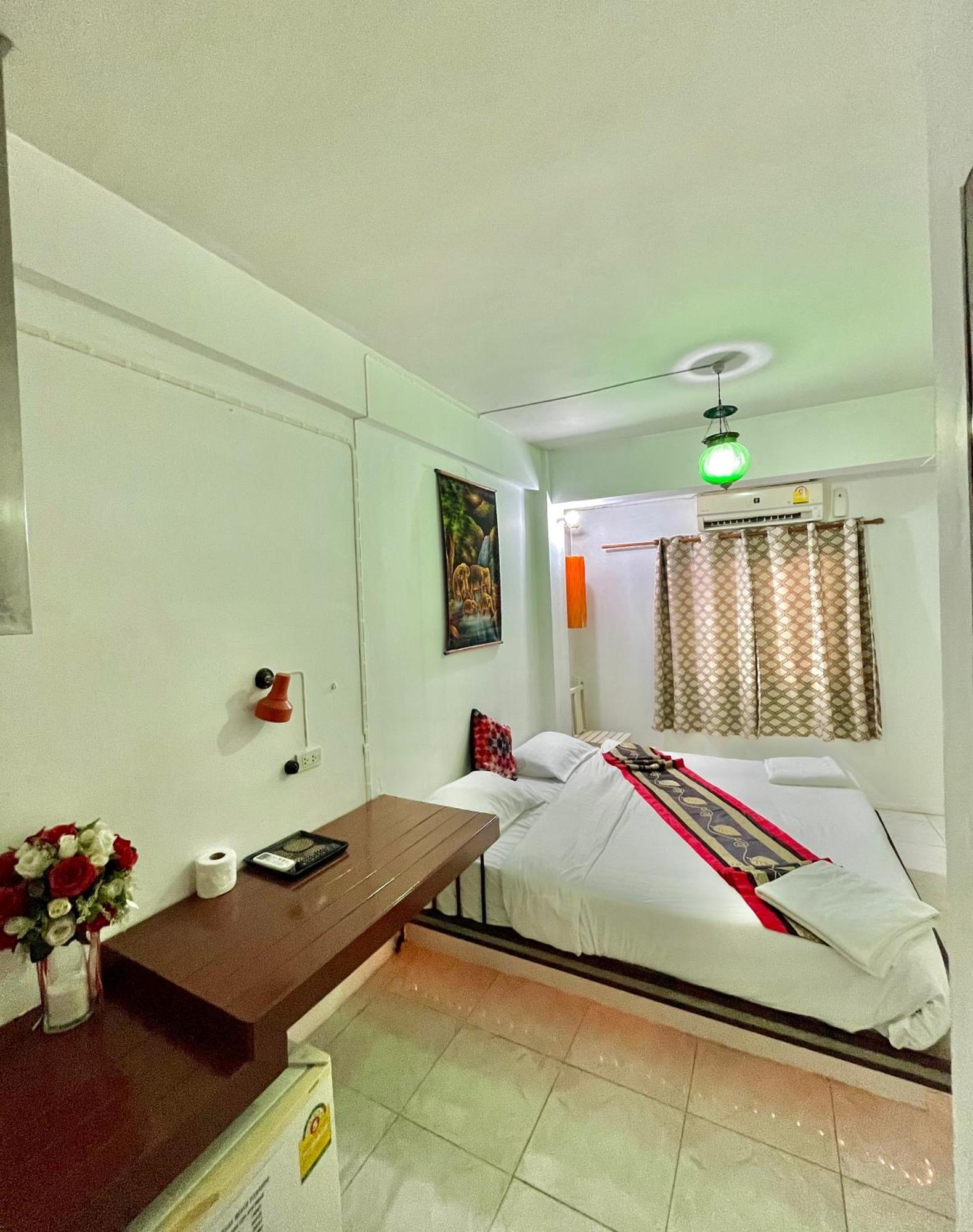 Sea Beach Paradise Patong Exterior photo